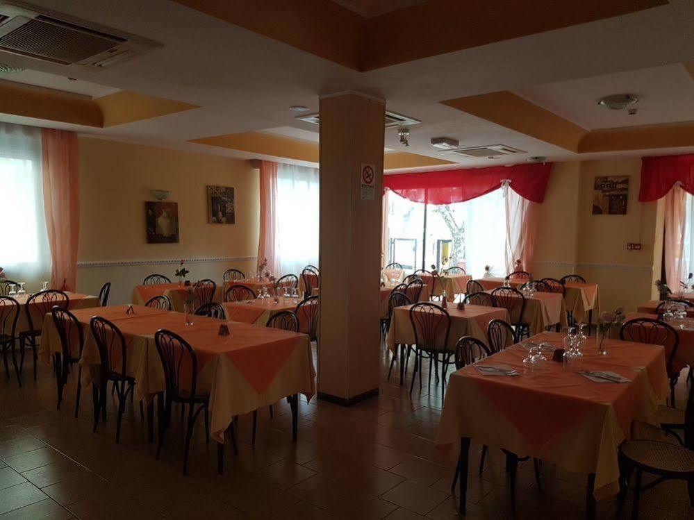 Hotel Criss Rimini Extérieur photo